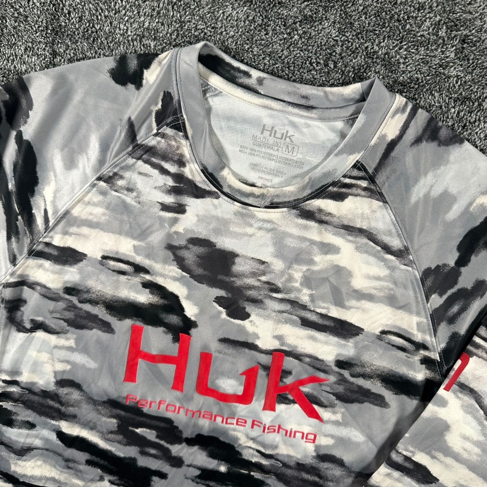 Huk Shirt Mens Medium Performance Fishing Grey Camo Long Sleeve Logo Tee